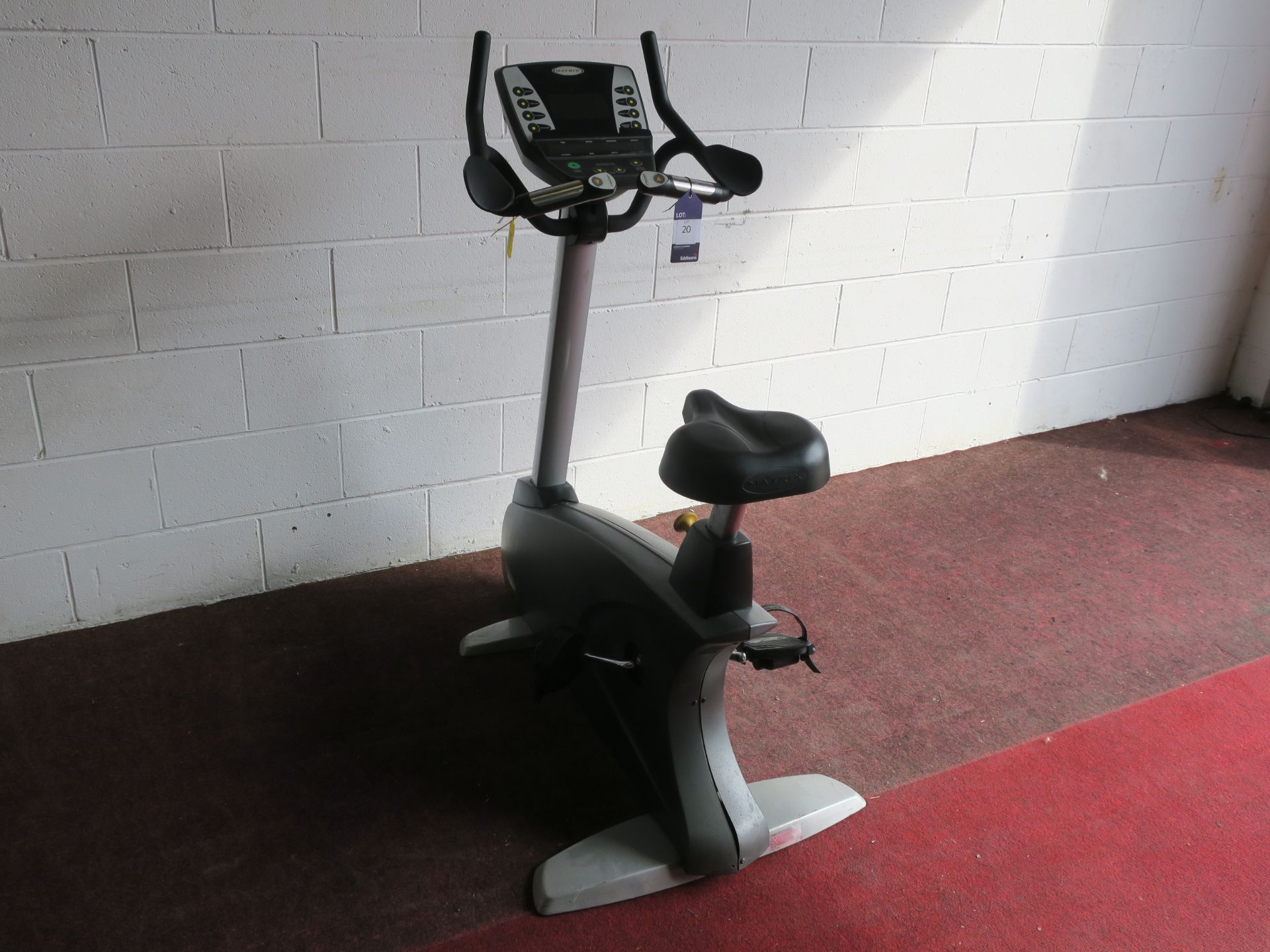 * A Matrix Upright Cycle with screen and heart rate monitor. Please note there is a £5 Plus VAT Lift - Image 2 of 4