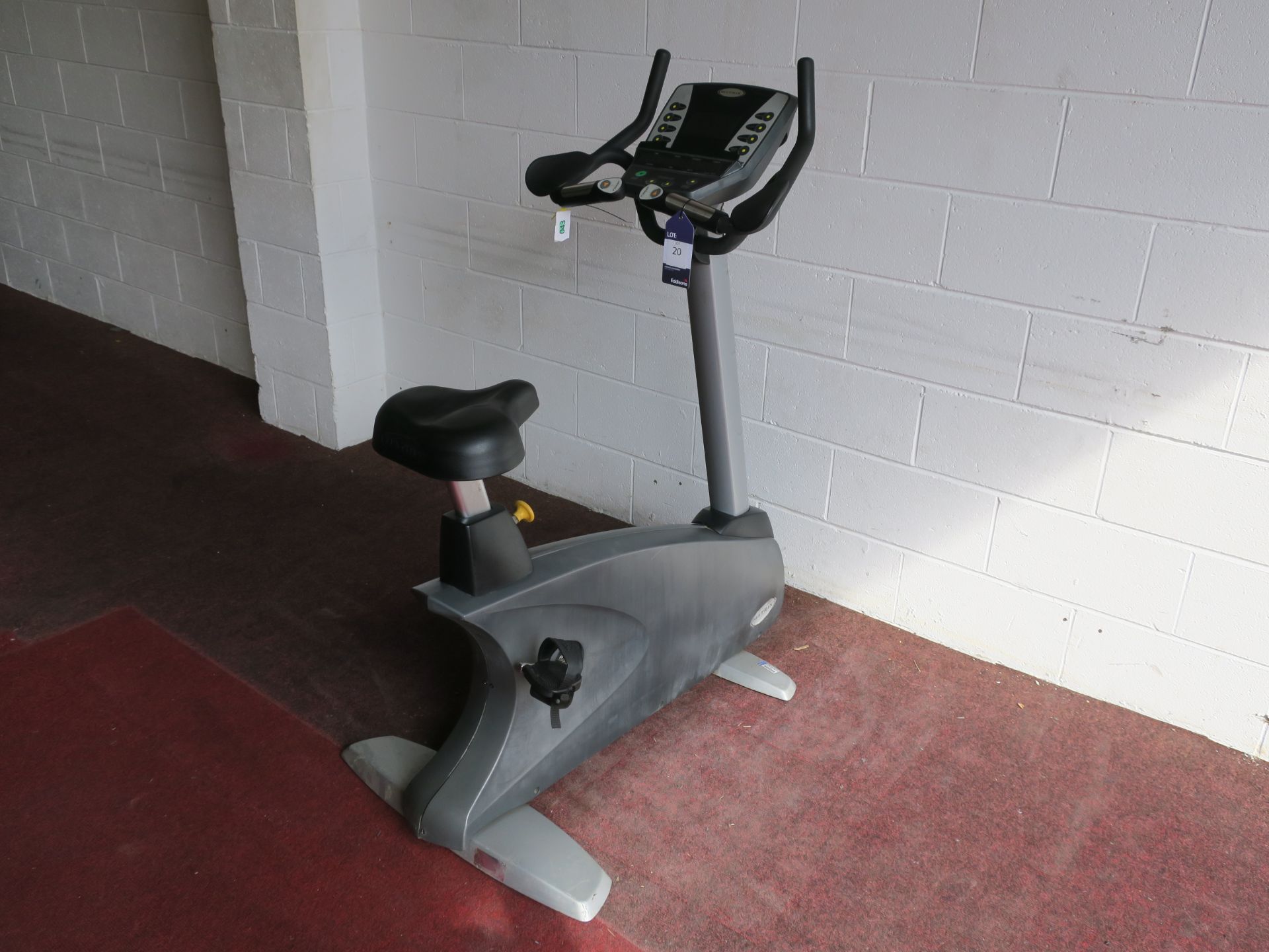 * A Matrix Upright Cycle with screen and heart rate monitor. Please note there is a £5 Plus VAT Lift - Image 3 of 4