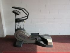 * A Technogym Wave EXC 700i with interactive screen. S/N D4983L07000455. Screen problem. Please note