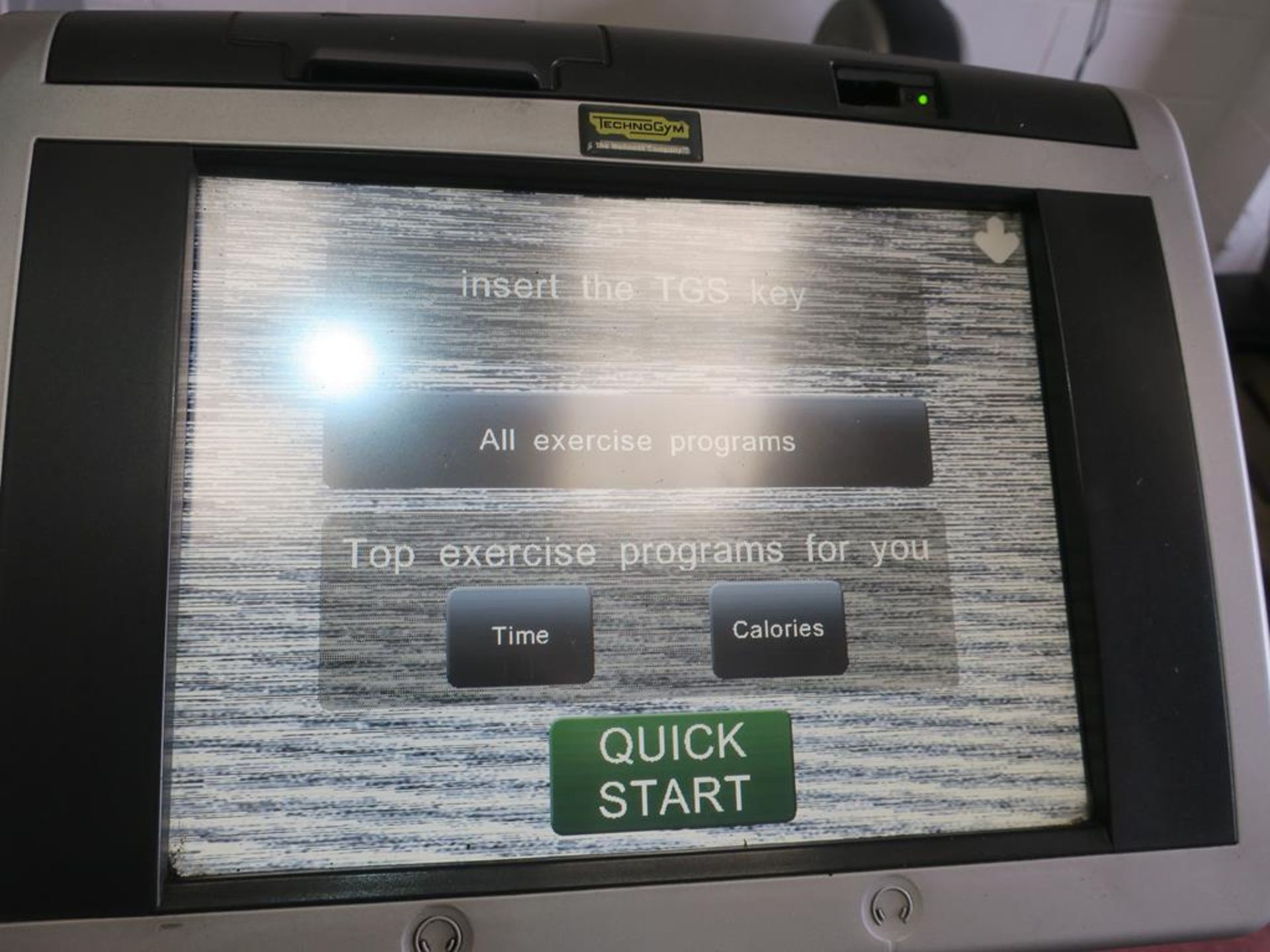 * A Technogym Wave EXC 700i with interactive screen. S/N D4983L07000455. Screen problem. Please note - Image 5 of 6