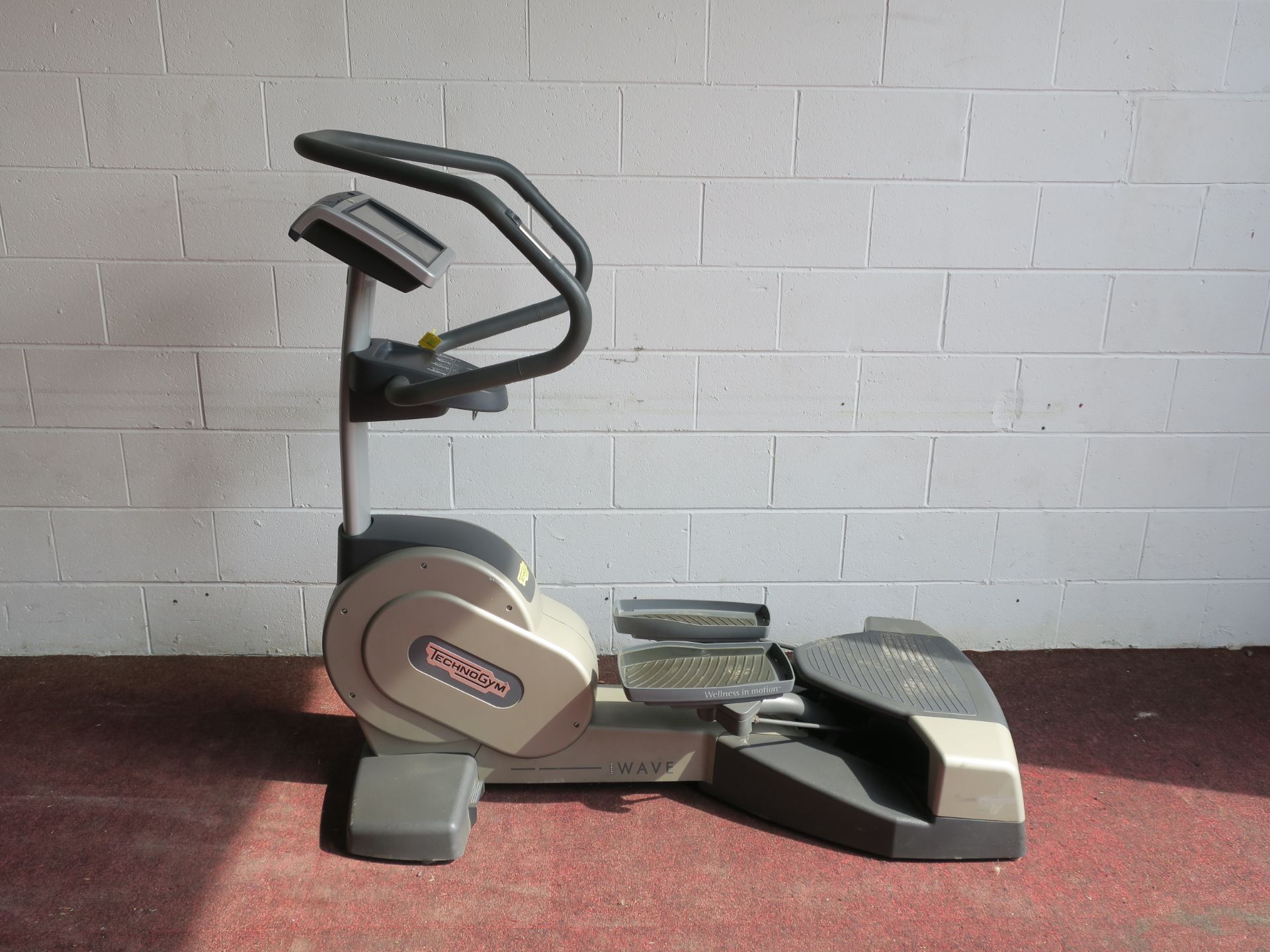 * A Technogym Wave EXC 700i with interactive screen. S/N D4983E07000651. Please note there is a £ - Image 2 of 4