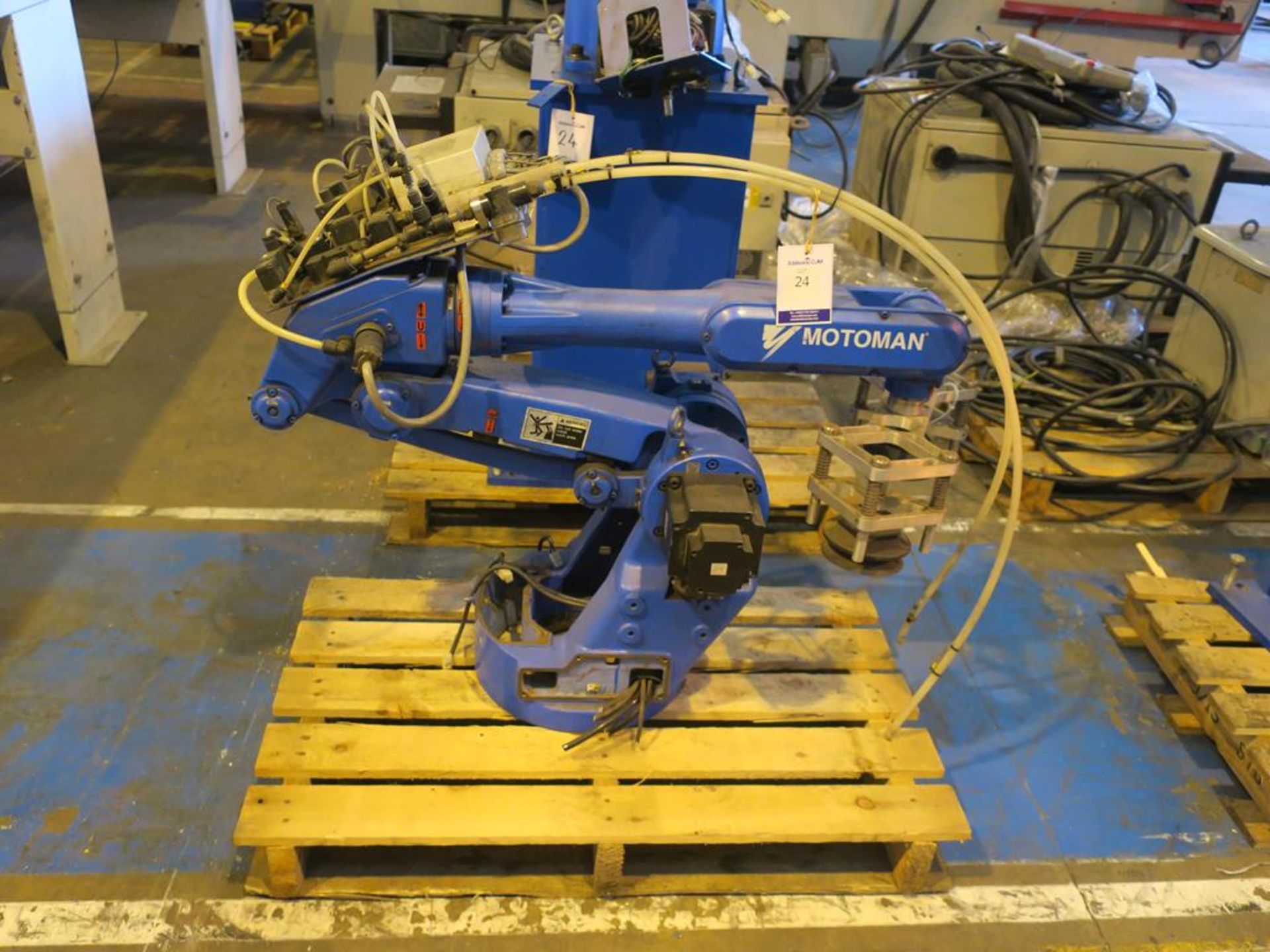 * 1998 Motoman Type Yr-Sk6-C000 Manipulator Robot C/W Attachment; Payload 6kg; Mass 145kg; Serial No