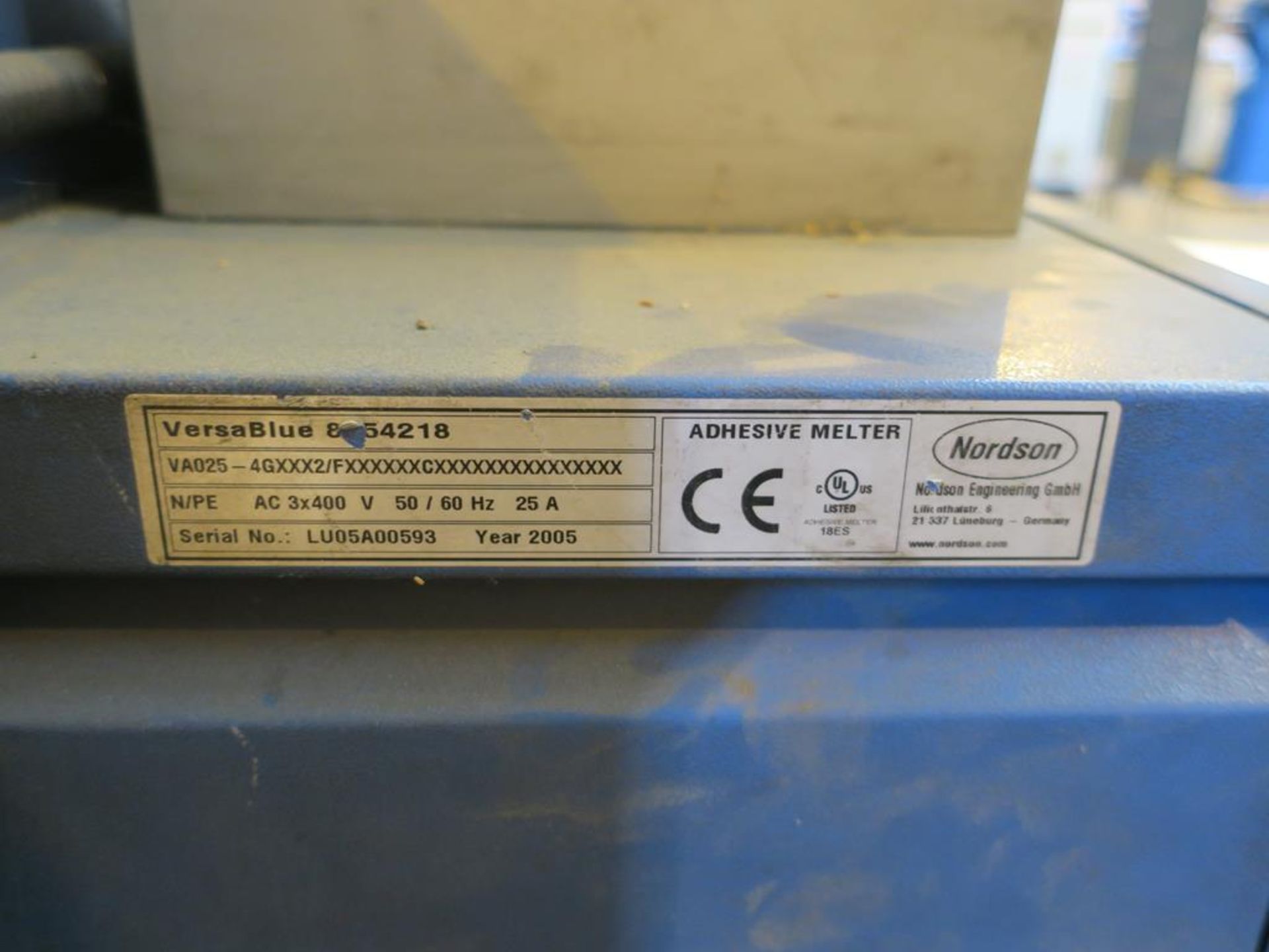 * A Nordson Versablue 25 Adhesive Melter YOM 2005, s/n LU05A00593 3PH. Please note there is a £5 - Image 4 of 5