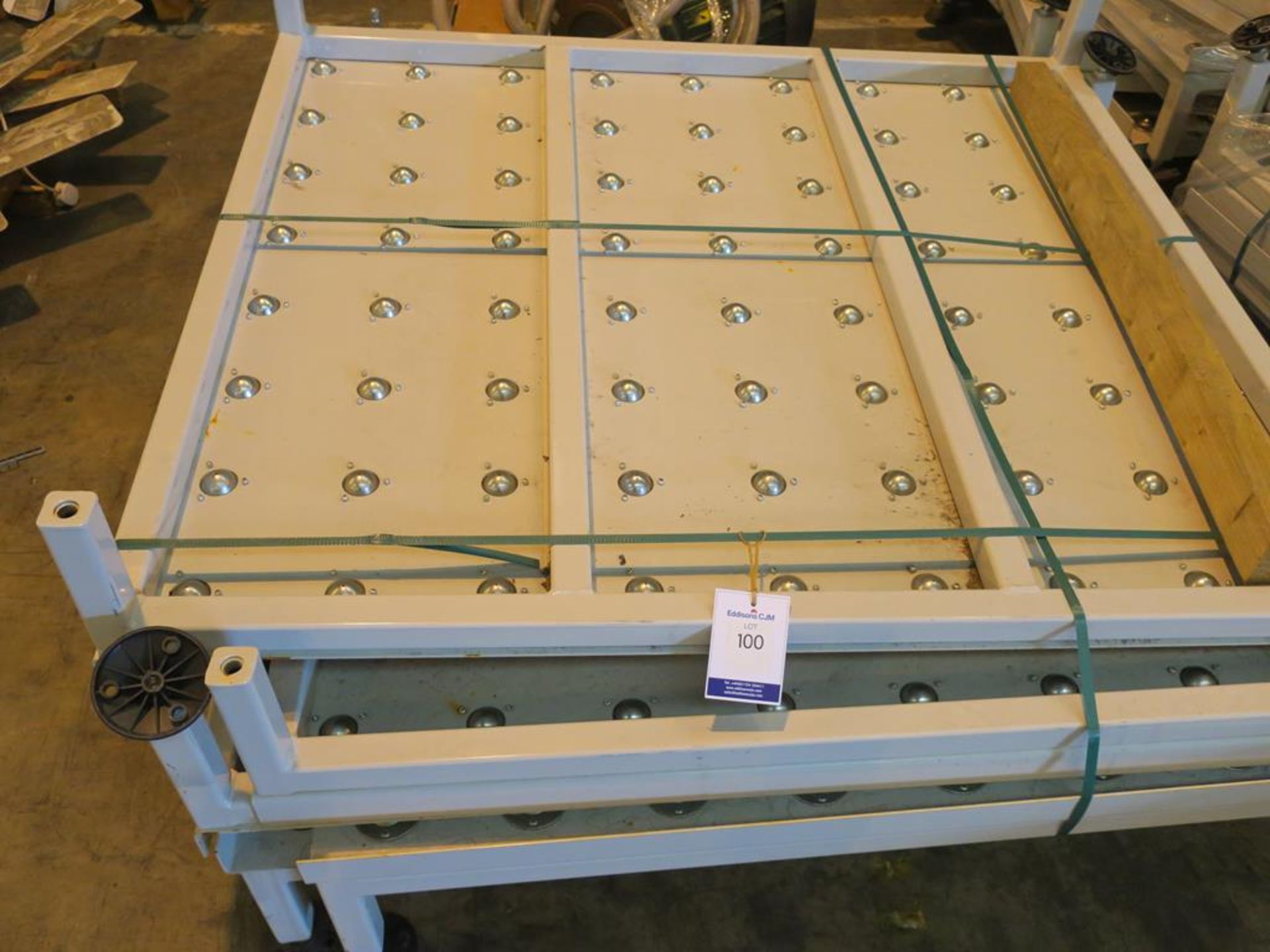 * 24 Section Roller Ball Conveyor 11340 x 1190mm, height 240mm. Please note there is a £20 plus - Bild 2 aus 4