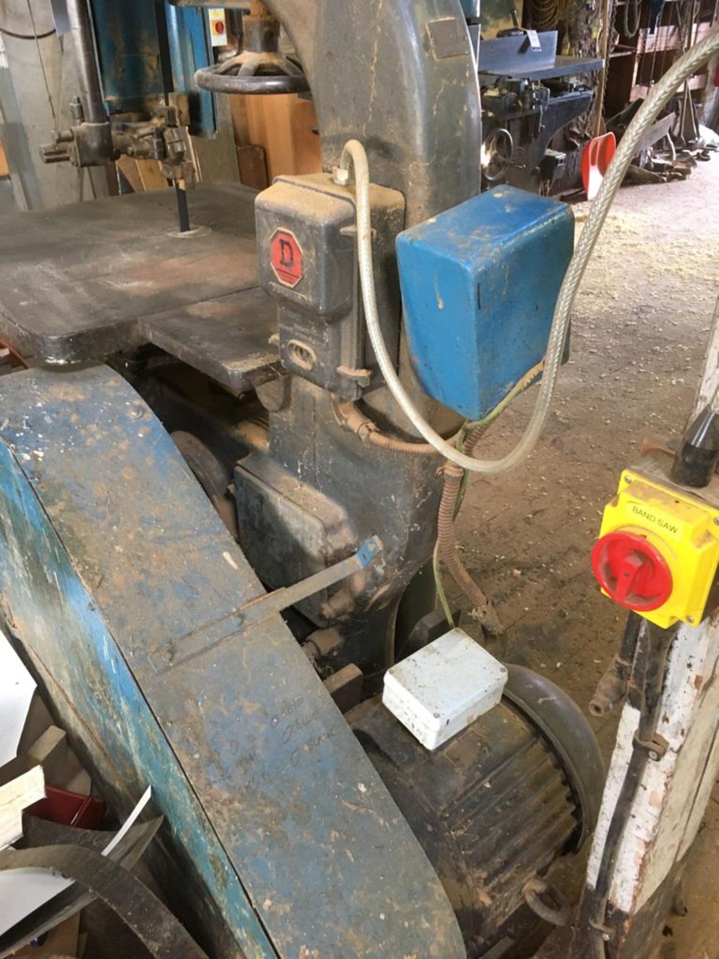 * Wadkin Bandsaw with 81.5 X 86.5cm Table (distance from blade to frame 71cm). This lot is located - Image 3 of 5