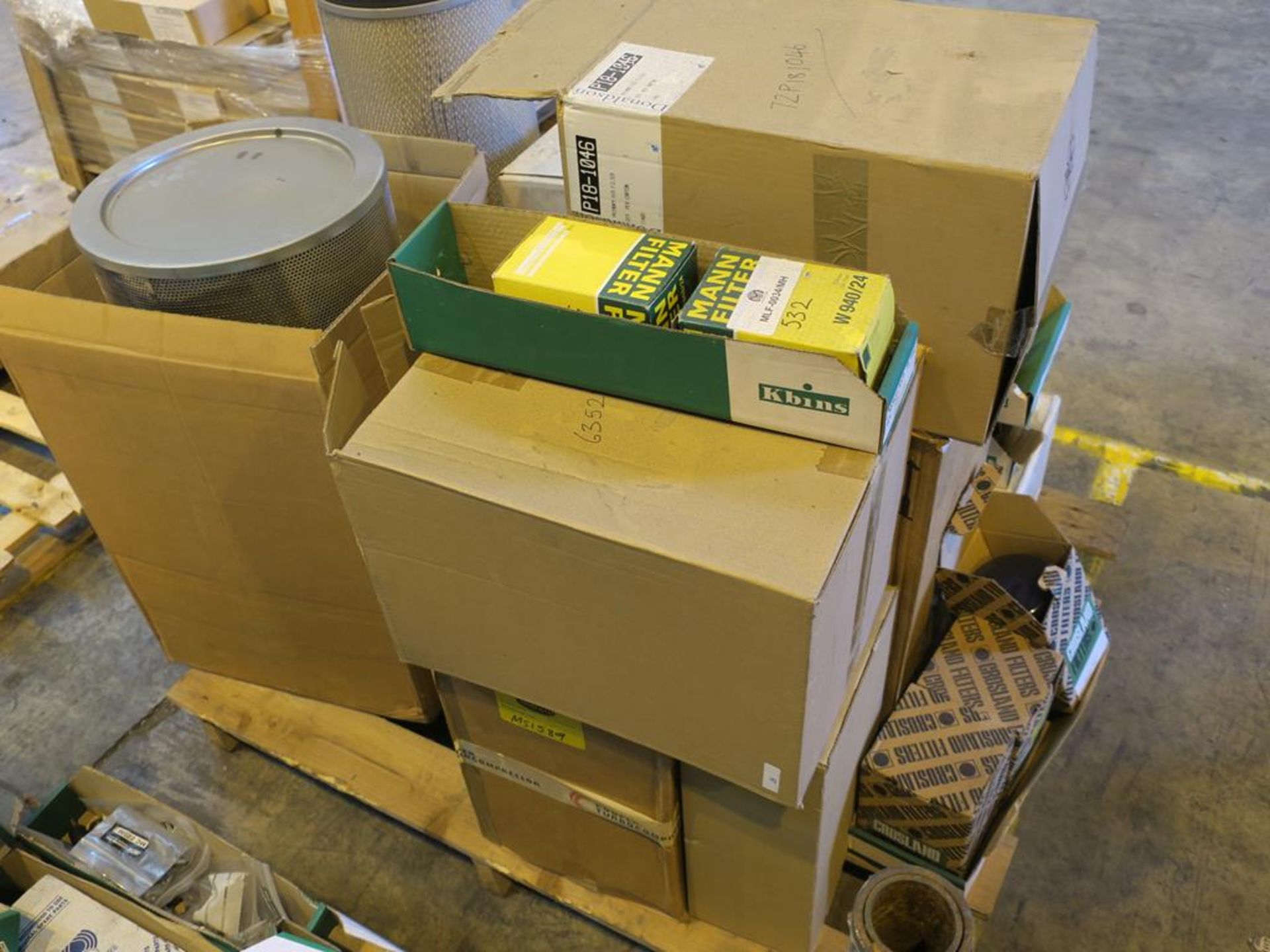 * Large qty of various Air Filters to pallet including Mann MAF-0085/MH Donaldson Primary Air - Image 3 of 4