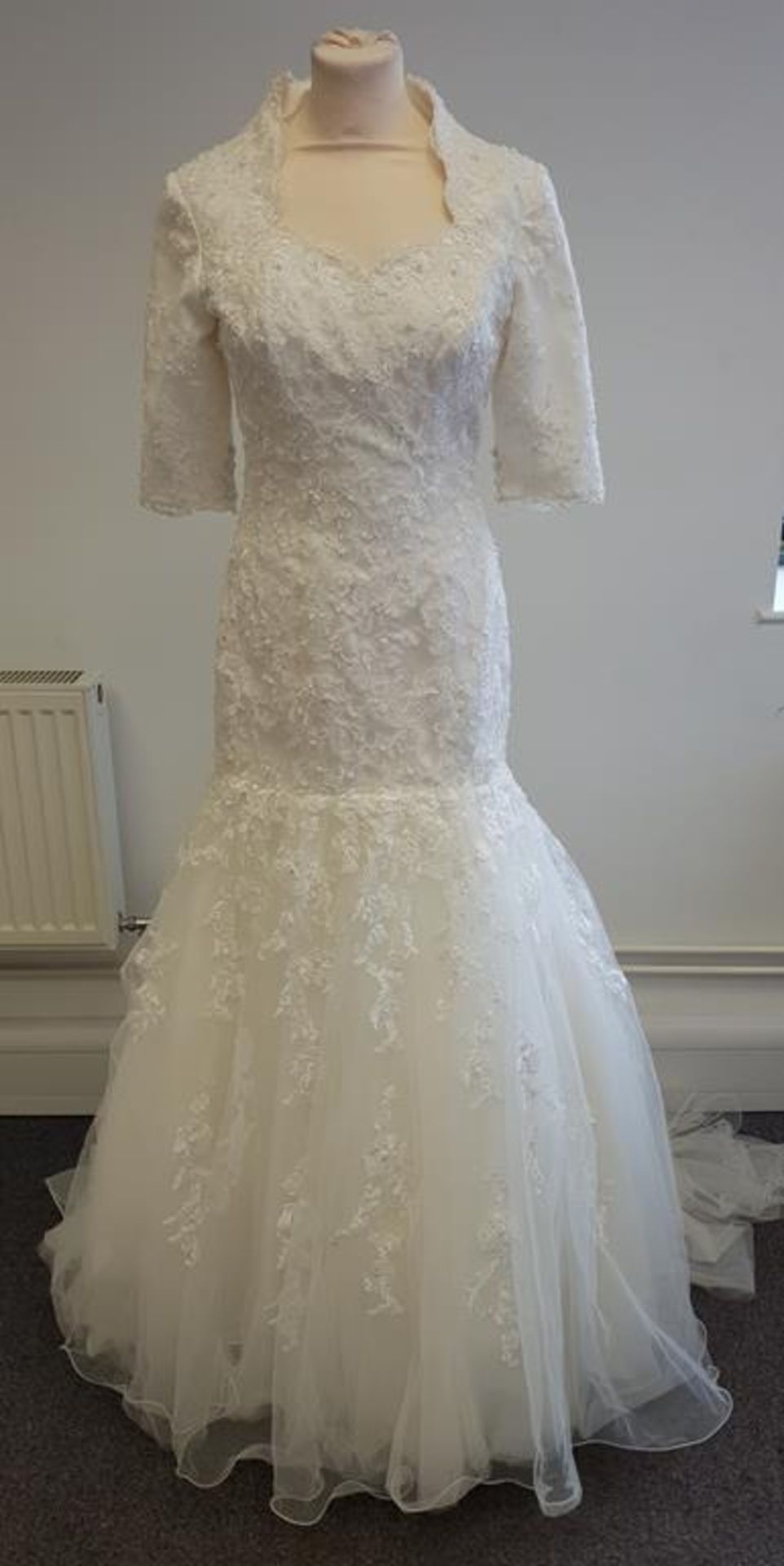 * Bliss size 8 Wedding Dress (RRP £840)