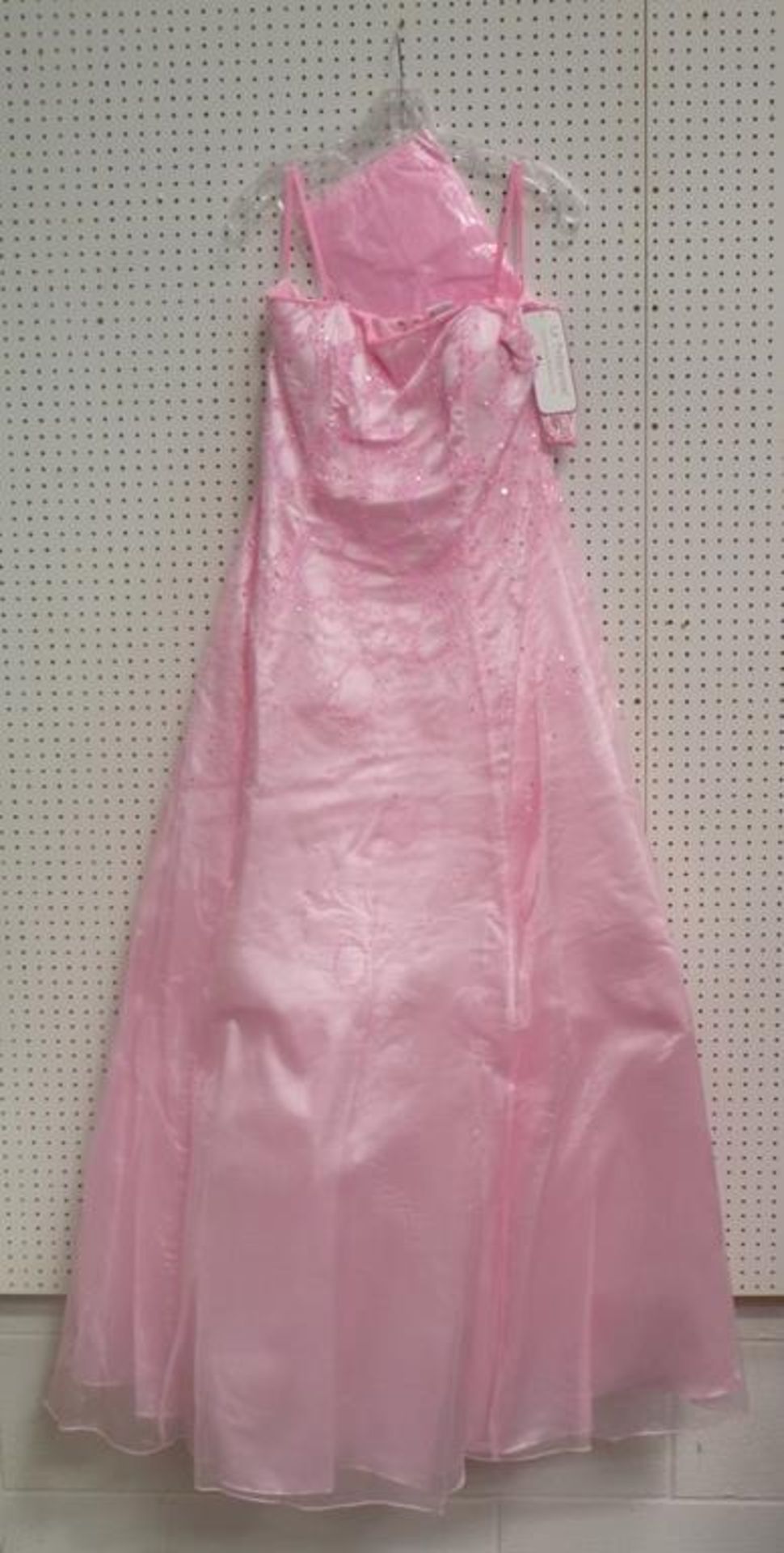 50 Dresses to include: La Princesse 24052, Pink Prom Dresses, sizes 4 x 16, 6 x 18 (10), Princess - Image 6 of 18