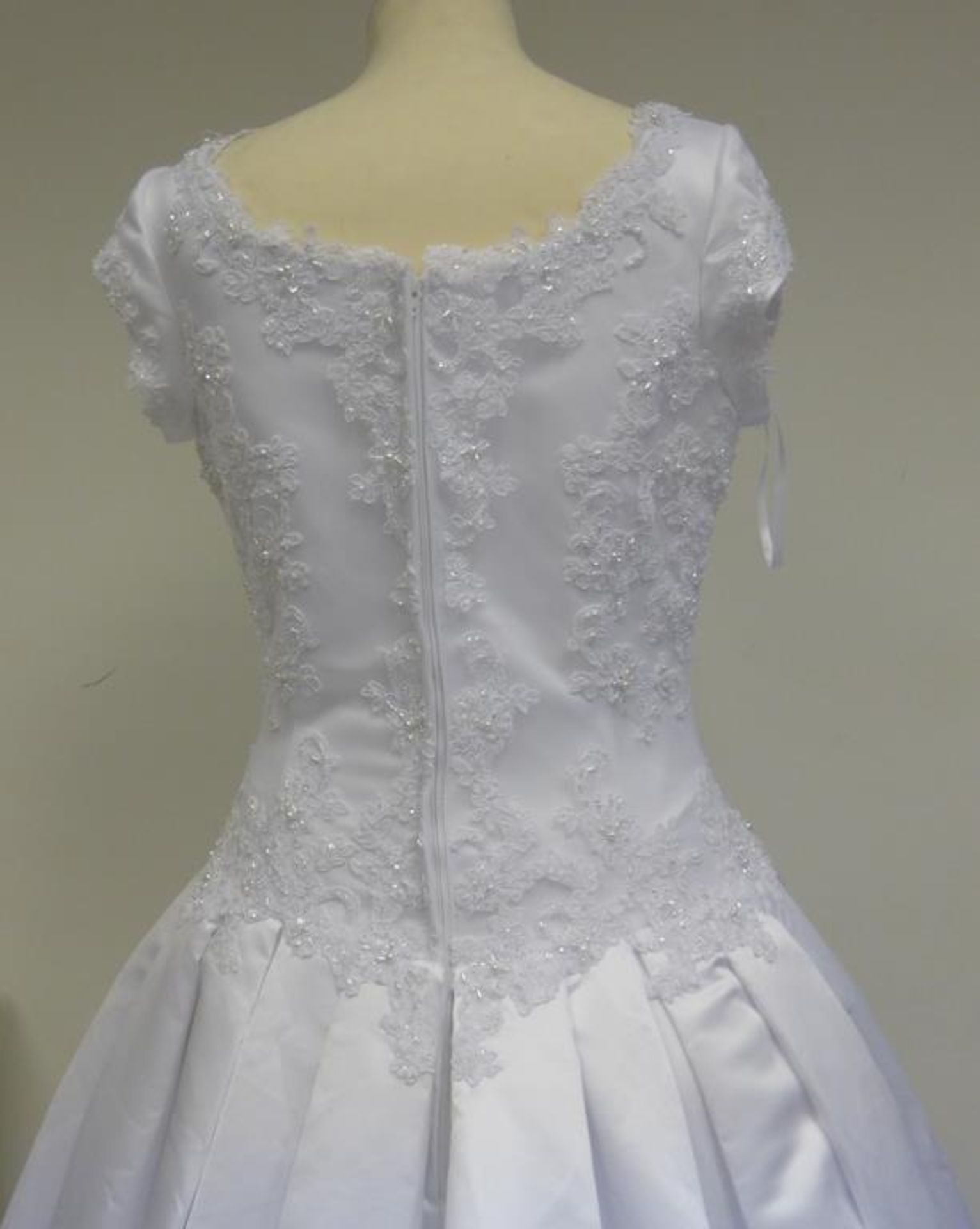* Bliss size 12 Wedding Dress (RRP £780) - Image 4 of 4