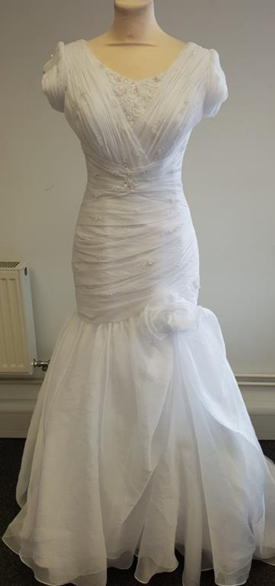 * Bliss size 4 Wedding Dress (RRP £690)