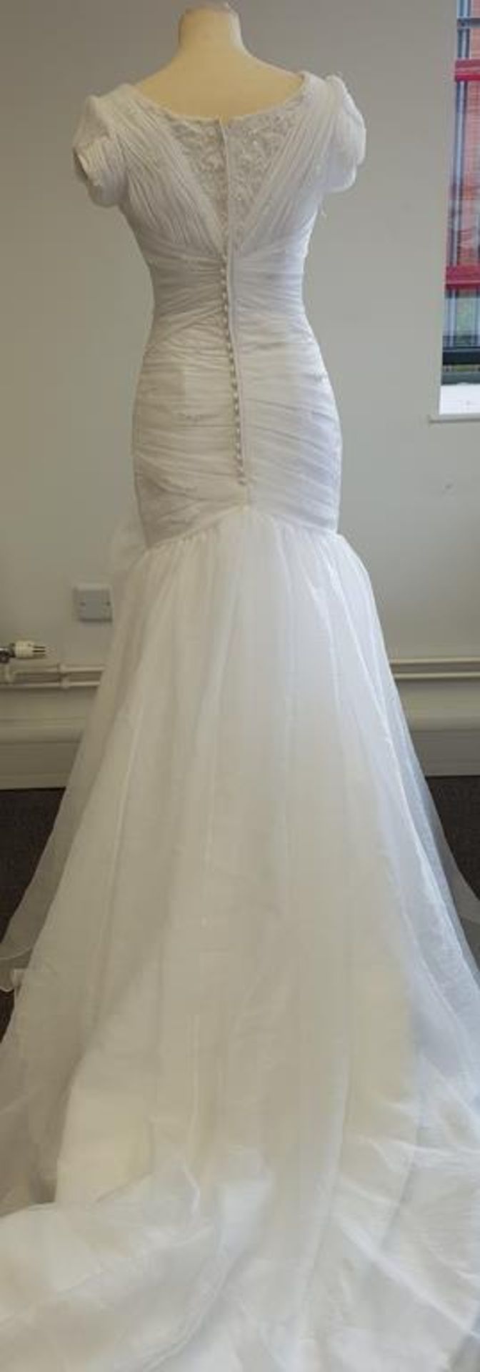 * Bliss size 4 Wedding Dress (RRP £690) - Image 2 of 4