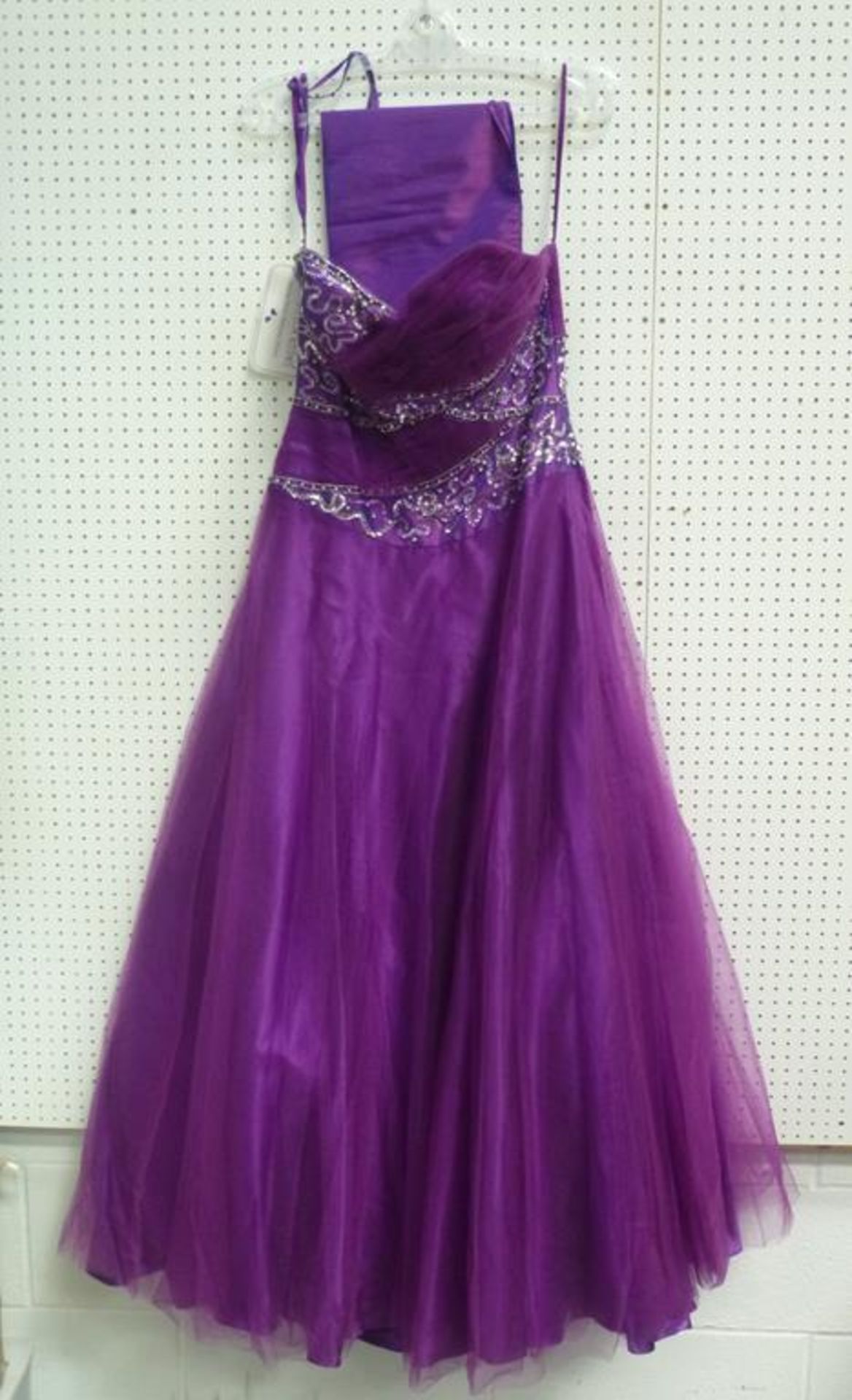 50 Dresses to include: La Princesse 24052, Pink Prom Dresses, sizes 4 x 16, 6 x 18 (10), Princess - Image 2 of 18