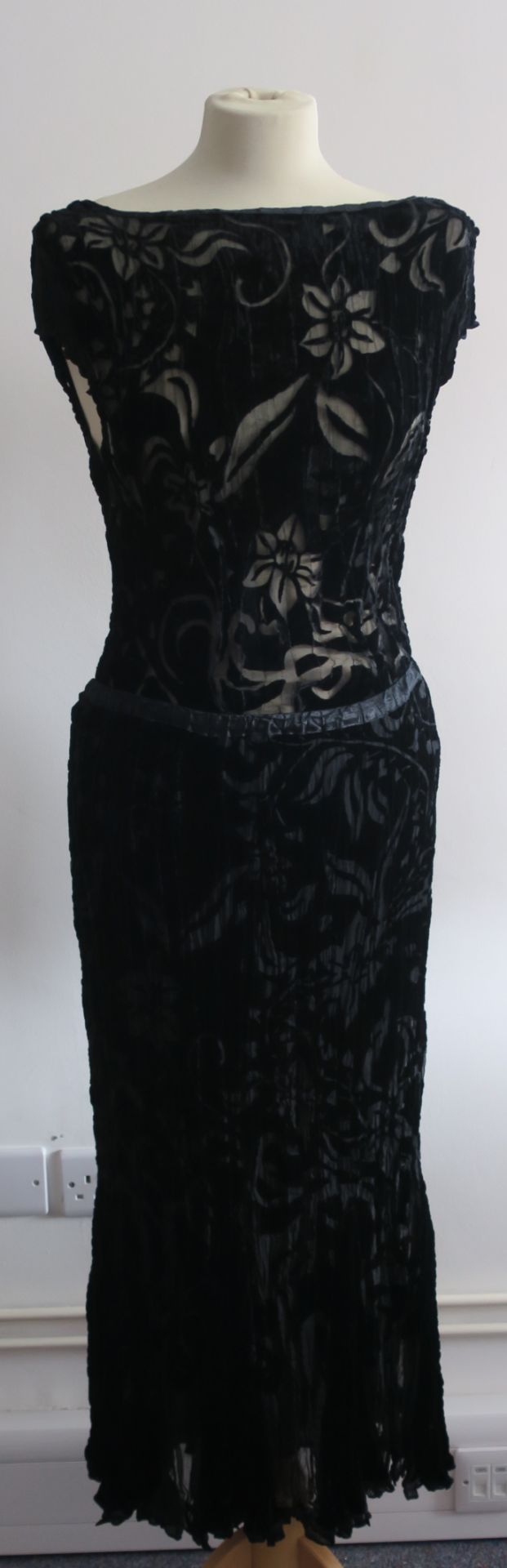 33 Dresses, Size 12 to include Princess, Oil Premium, Dazzle Prom, Together, Kaleidoscope, LA - Image 76 of 77