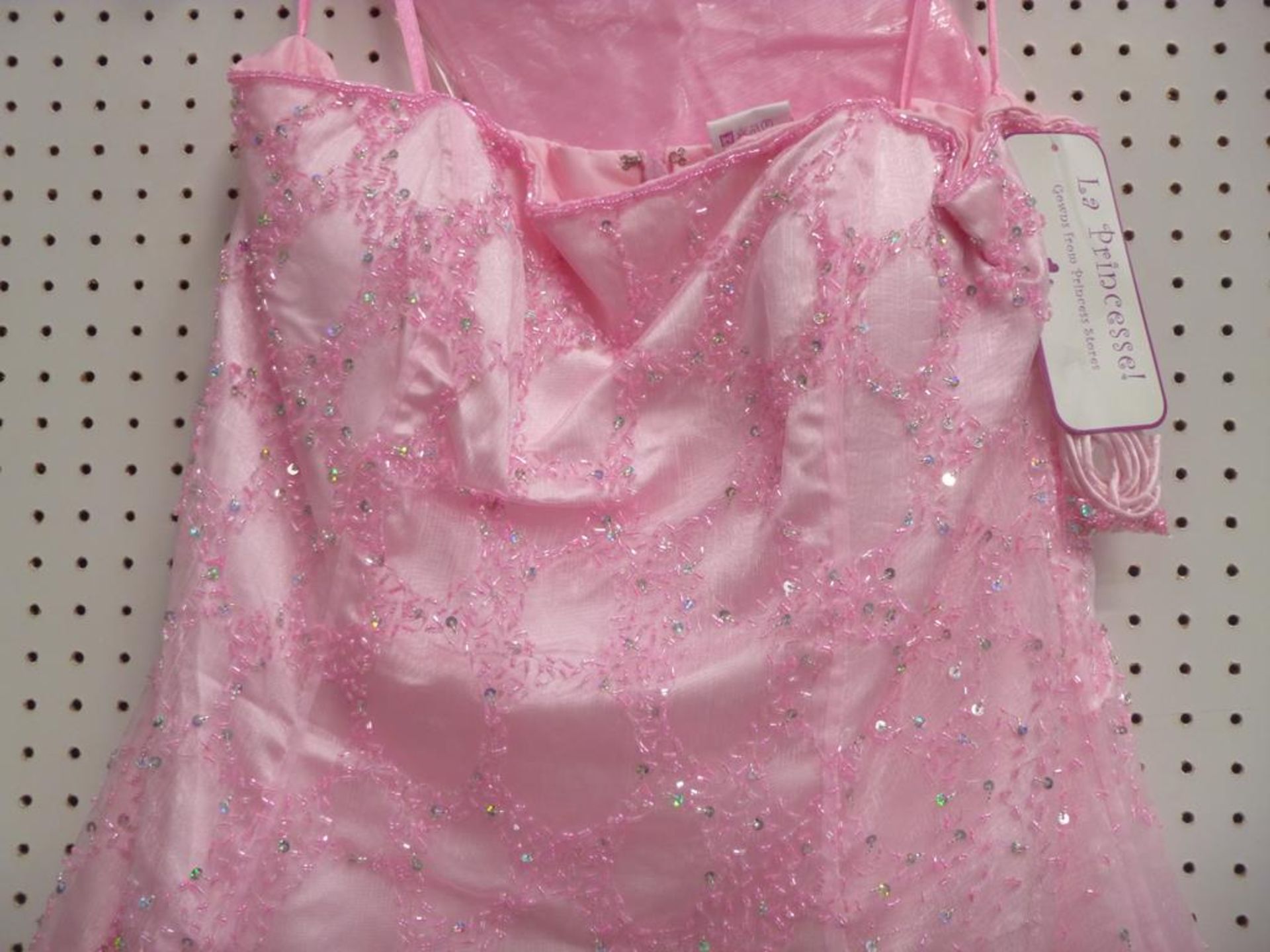 50 Dresses to include: La Princesse 24052, Pink Prom Dresses, sizes 4 x 16, 6 x 18 (10), Princess - Image 8 of 18