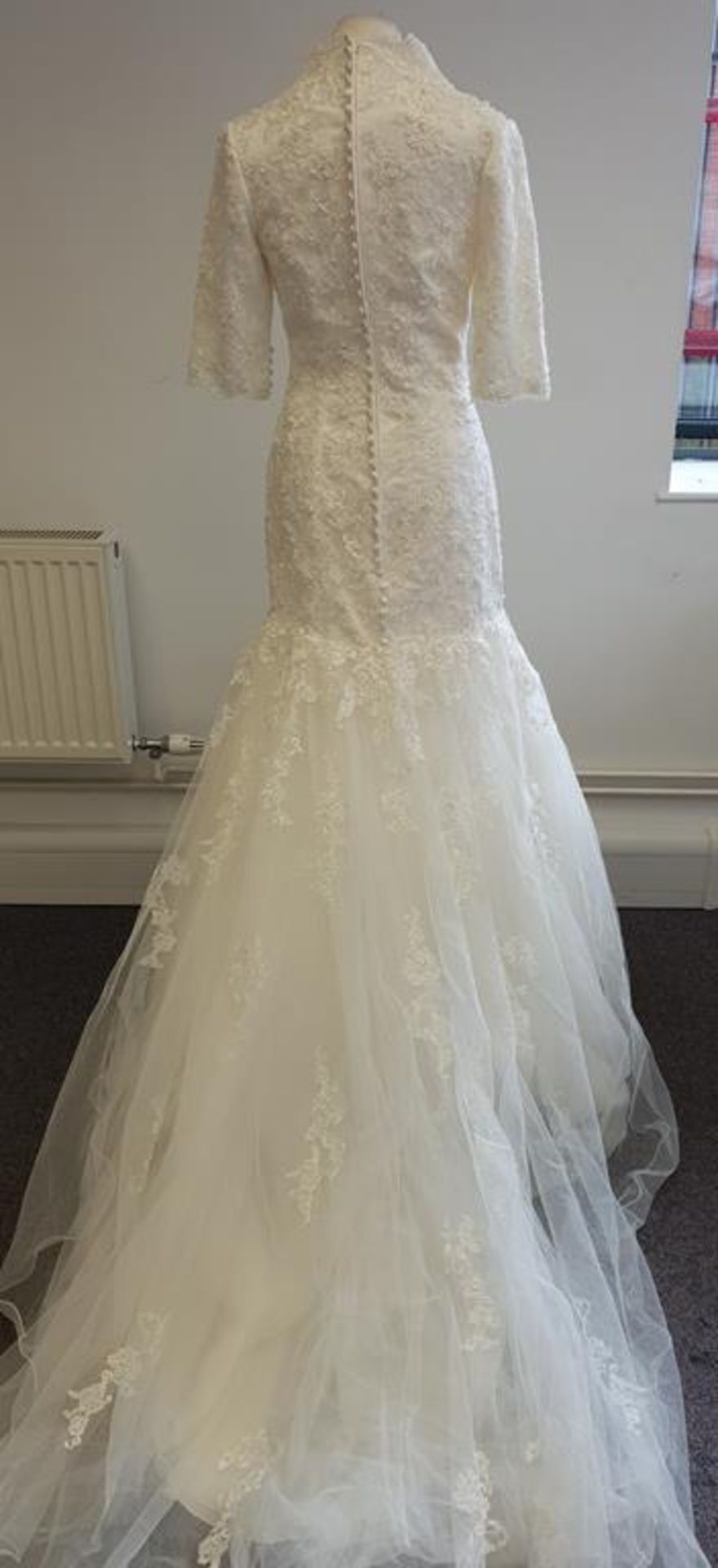 * Bliss size 8 Wedding Dress (RRP £840) - Image 2 of 4