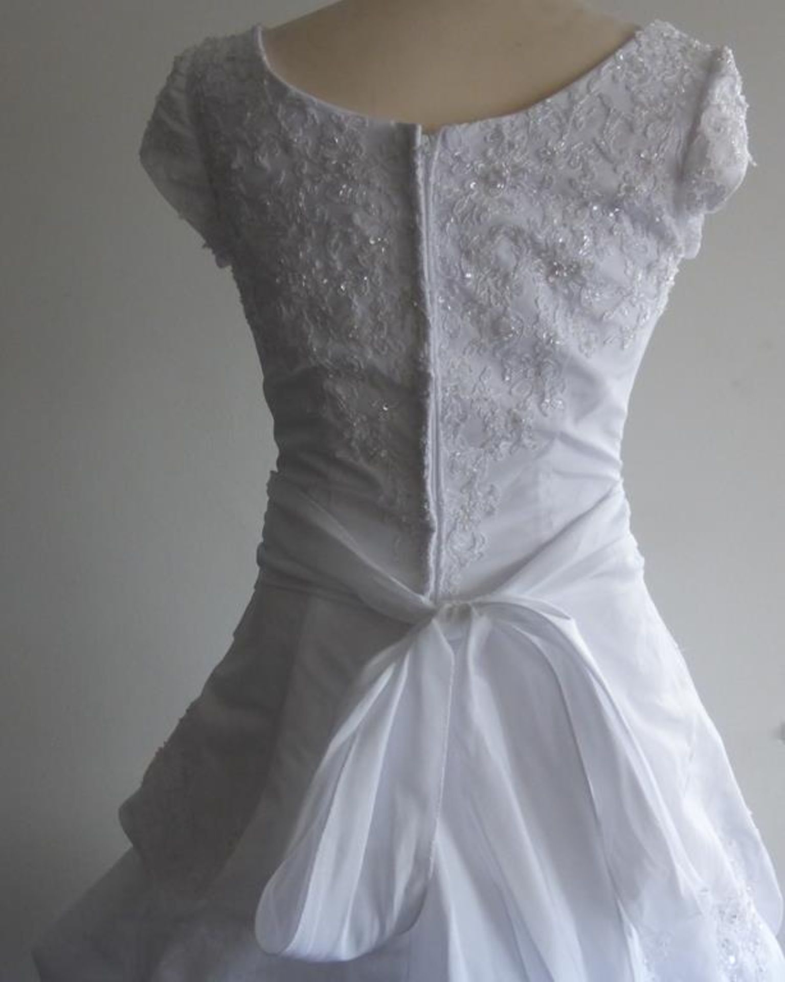 * Bliss, Size 6, Wedding Dress (RRP £695) - Image 4 of 4