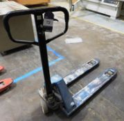 Hand hydraulic pallet truck