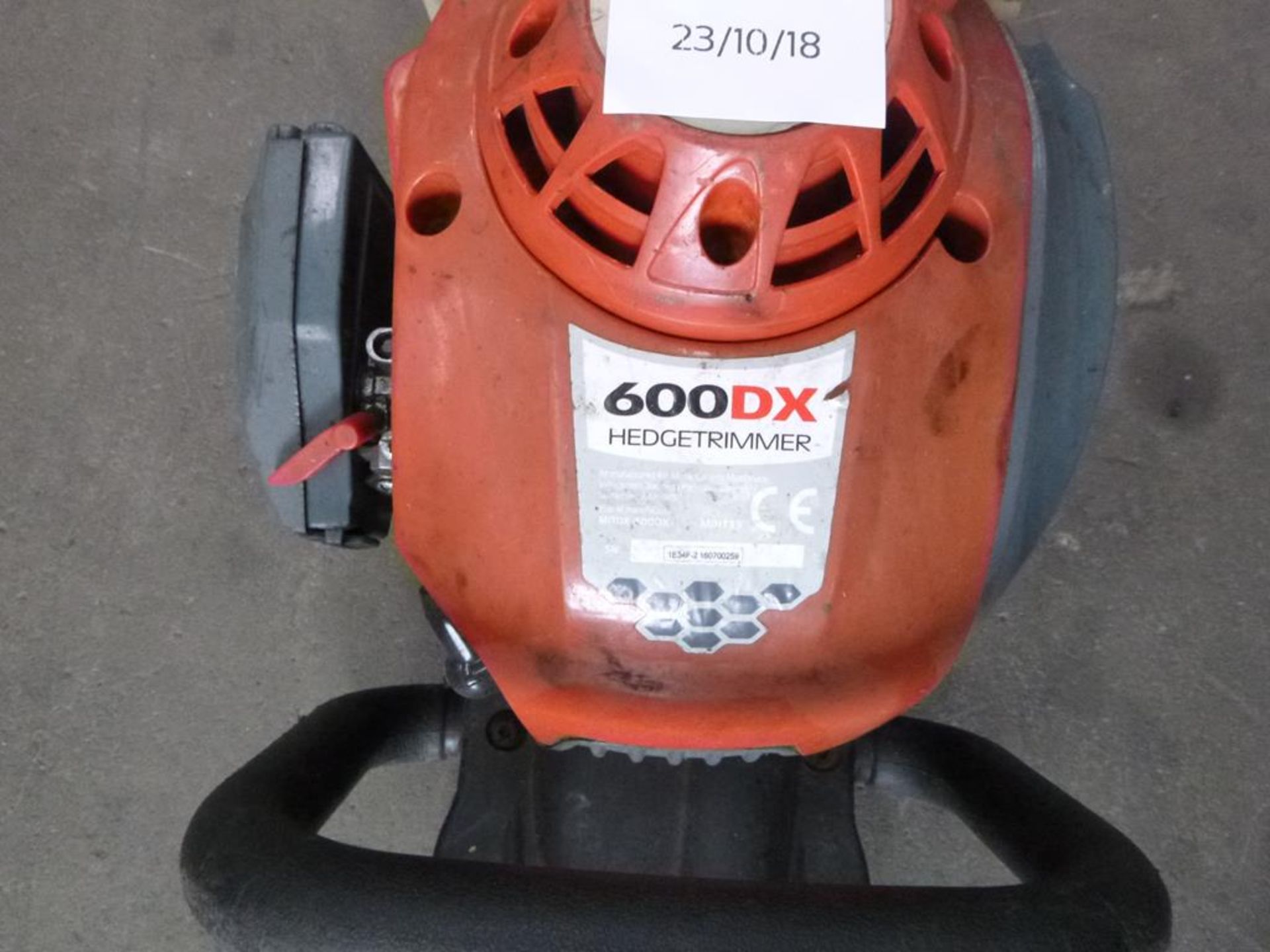 A Mitox 600dx Hedge Cutter 60cm - Image 2 of 2