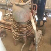 * Trolley Mounted Paint Sprayer Grayco. Please note this lot is located in Barton. Viewing and