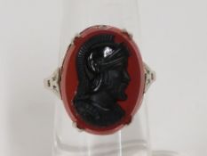 A Vintage Cameo and Silver Ring (size P) (est £20-£40)