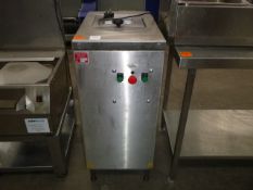 * A Metcalf Stainless Steel Waste Disposal Unit. Please note there is a £5 Plus VAT Lift Out Fee