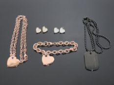 * Five various new items of 'Tommy Hilfiger' jewellery items to include Necklaces, Bracelet,