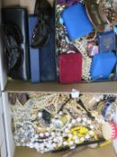 A lot to include Vintage Costume Jewellery (est £40-£80)