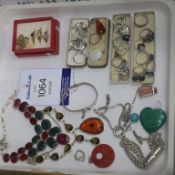 A lot to include various Gem Set Silver Jewellery etc (est £50-£80)