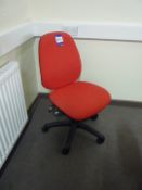 * Mobile Upholsted Office Chair