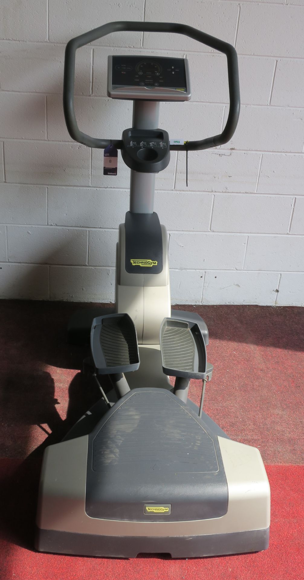 * A Technogym Cardio Wave EXC 500i with Interactive Screen S/N D4963L08000120. Please note there - Image 2 of 4