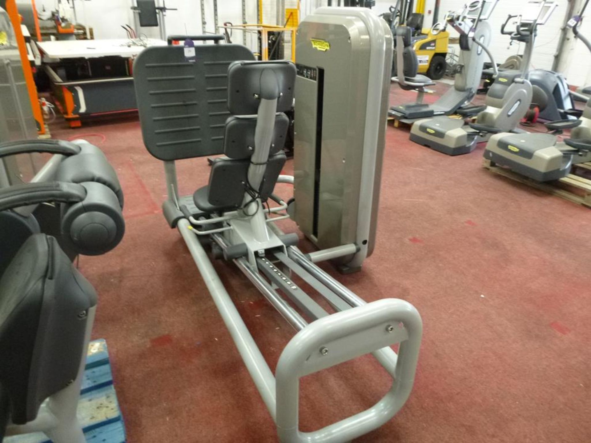 * A TechnoGym Leg Press s/n CB5013100025 YOM 09/14 200Kg Weight Stack. Please note that this lot