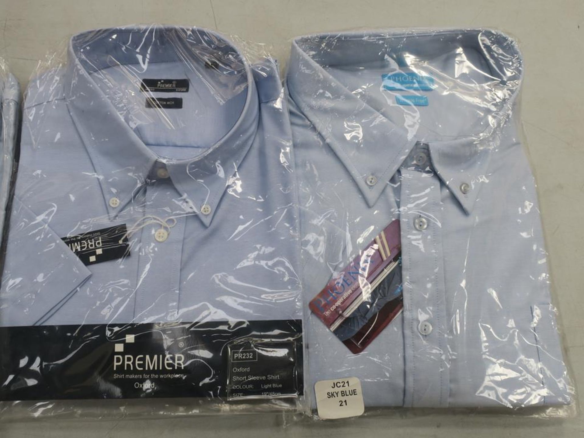 * A box containing Oxford style Light Blue and White Short Sleeve Shirts- sizes 15, 18, 19, 22inches - Image 2 of 3