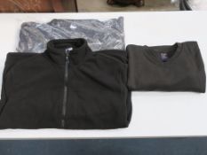 * A box of Upper Body Workwear including 'Classic' full zip Black Fleeces/Jackets (sizes XXL, 3XL)