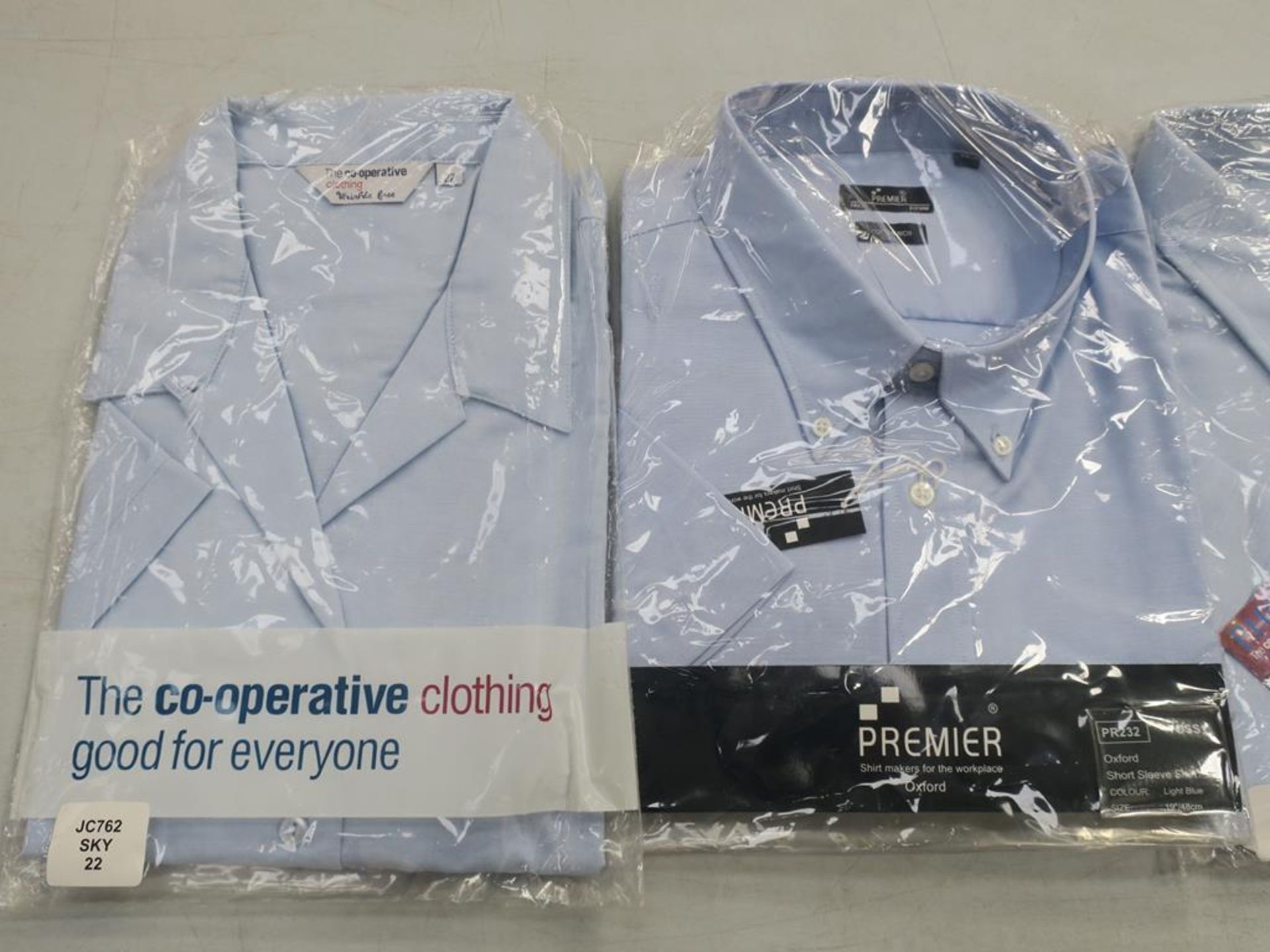 * A box containing Oxford style Light Blue and White Short Sleeve Shirts- sizes 15, 18, 19, 22inches - Image 3 of 3