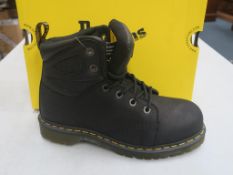 * A pair of New/Boxed Dr Martens Boots, Fairleigh ST, 21046001, Overlord in black, UK size 9