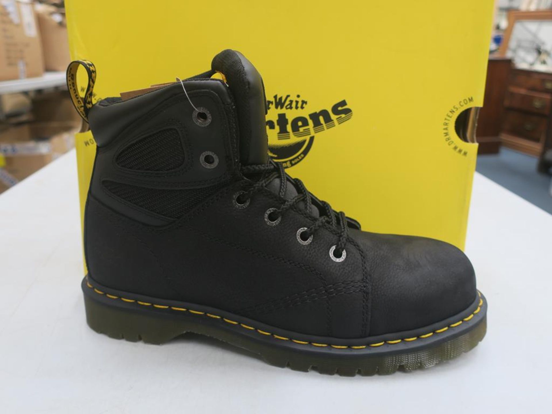* A pair of New/Boxed Dr Martens Boots, Fairleigh St, 21046001 Overlord in black, UK size 10