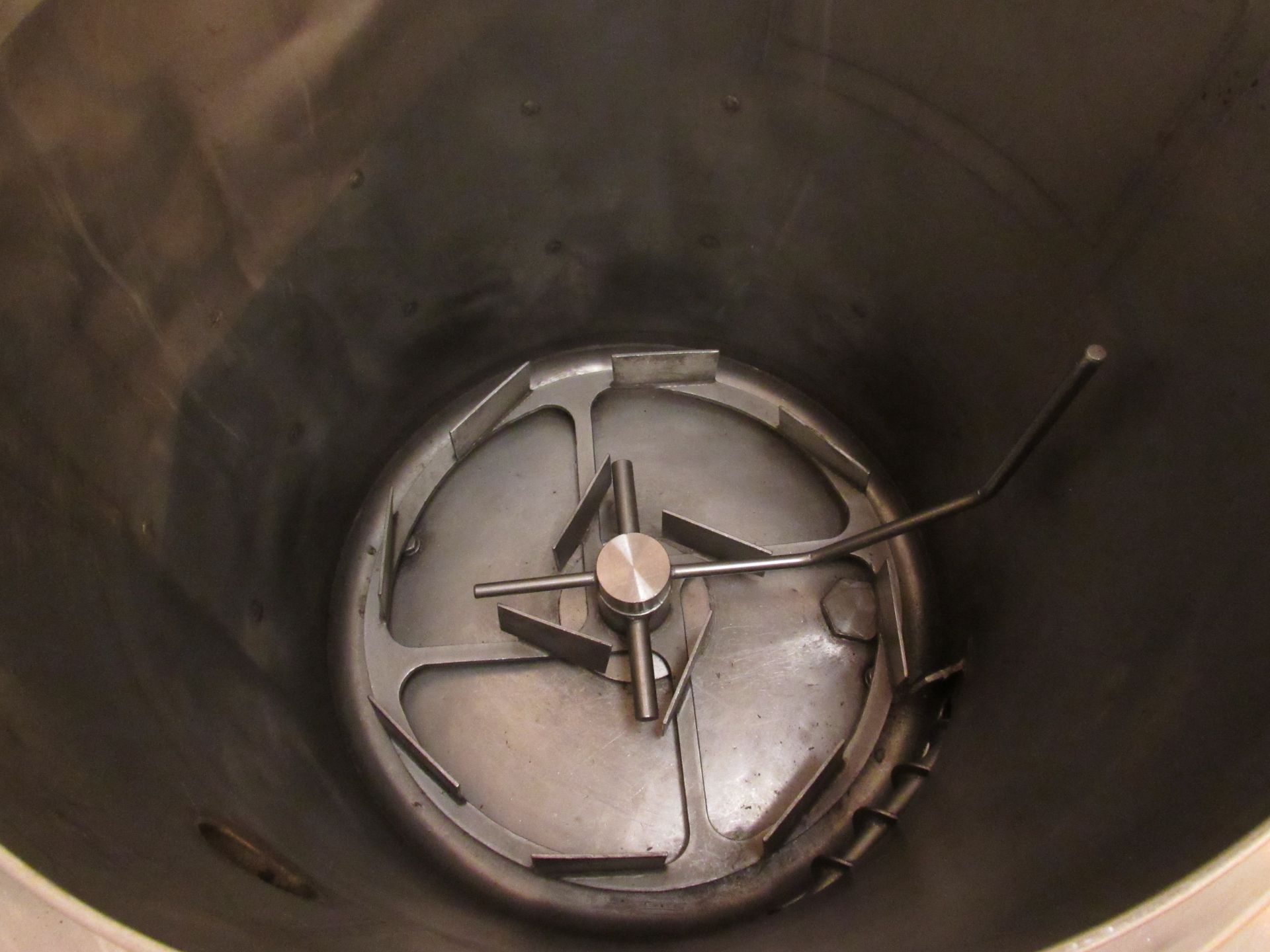 Chocolate mixer with Helical take off and vertical mixing paddles - Image 3 of 4