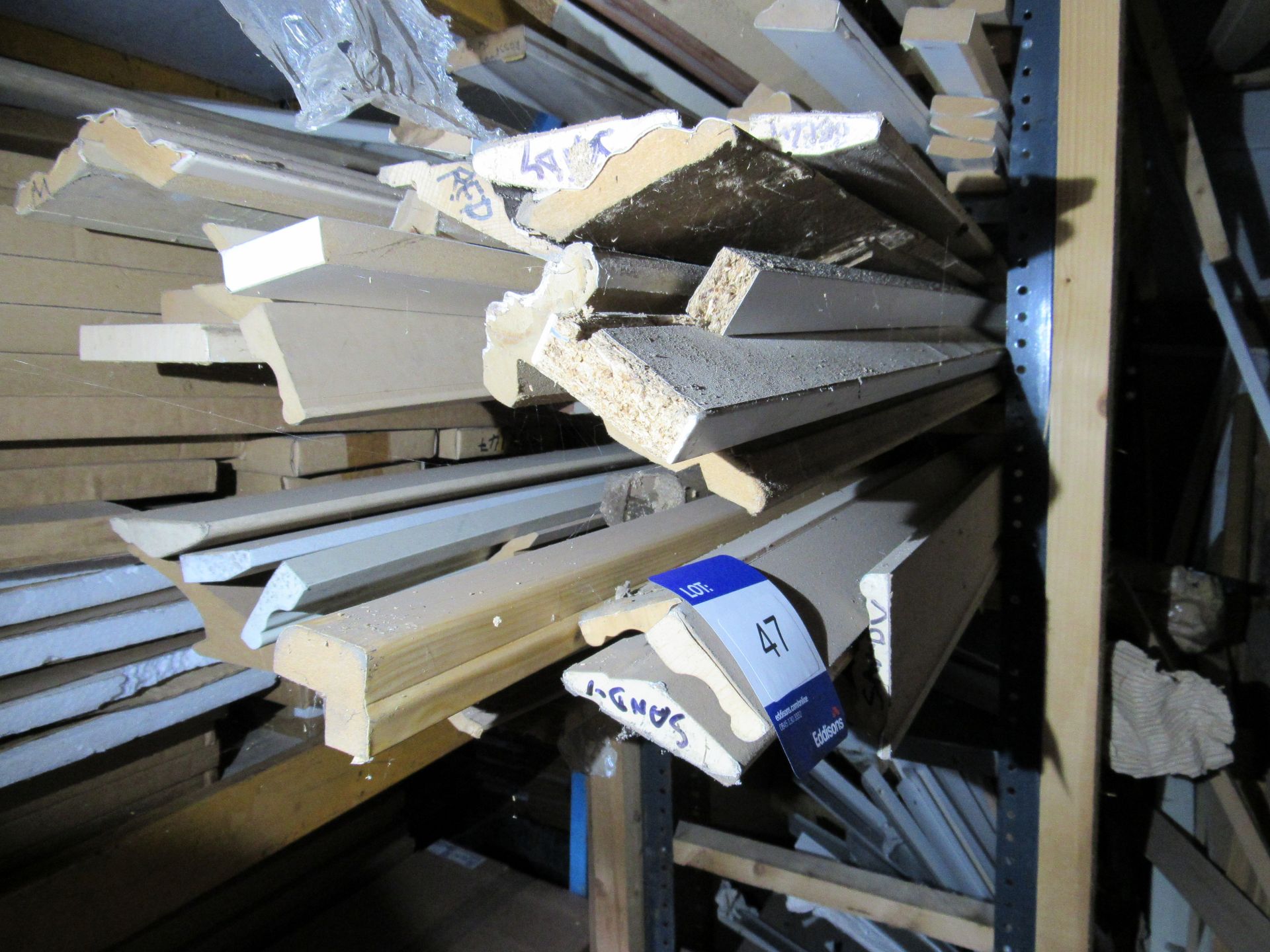 Quantity assorted cornice and moulding to racking