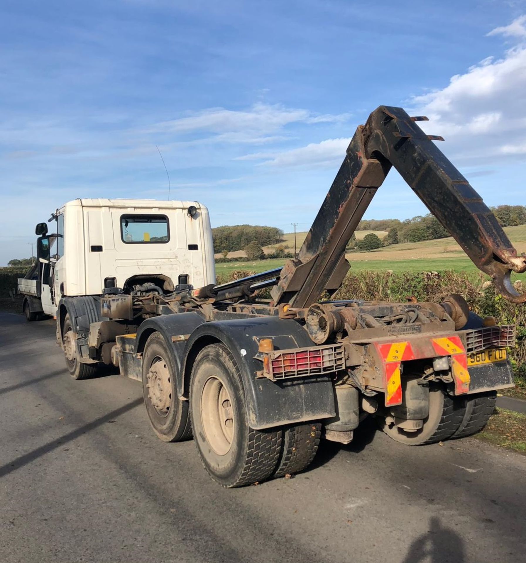 * Scania P94D 6 x 2 Multi-Lift Hook Loader Lorry with mid-lift axle - Image 3 of 8