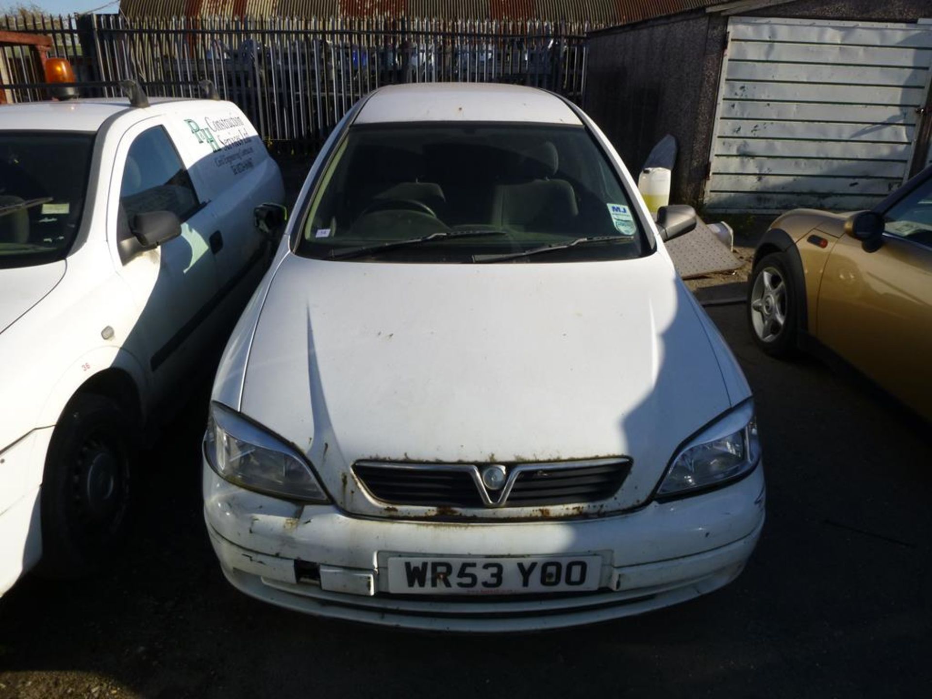 * Vauxhall Astra Van Envoy 1.7DTi.