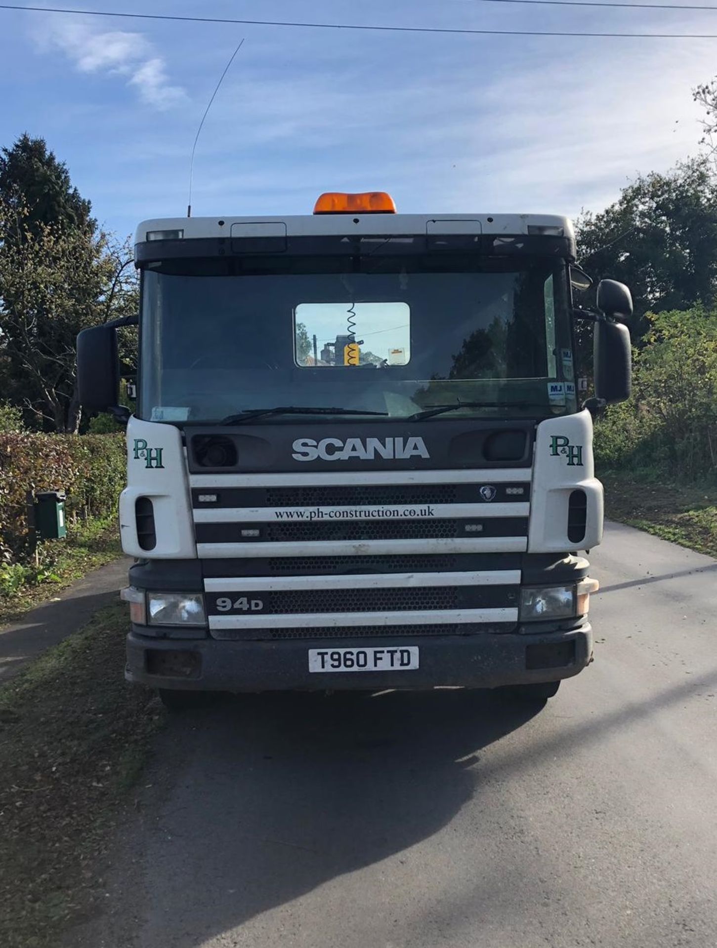 * Scania P94D 6 x 2 Multi-Lift Hook Loader Lorry with mid-lift axle