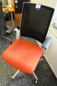 Senator ECF 740 Swivel office chair Phoenix Lobster, light grey comps, black mesh back, seat slide