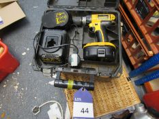 Dewalt 18v DC725 cordless drill with 2 batteries, charger and case