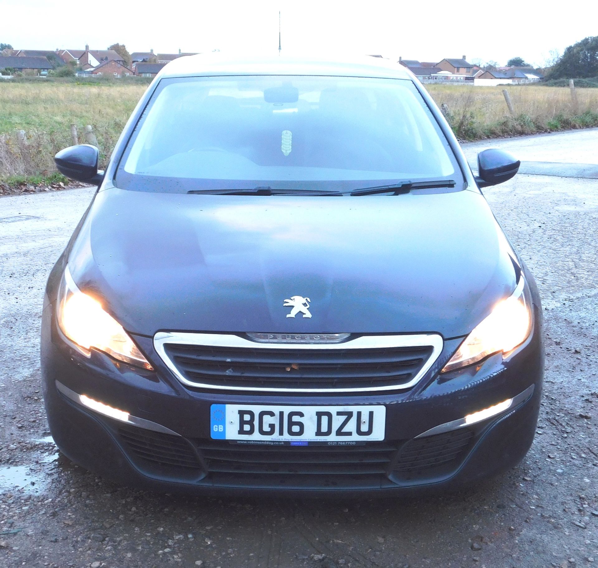 Peugeot 308 SW Active Blue S/S 1.6HDI manual five - Image 8 of 13