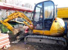 JCB806 Tracked Excavator, serial number 884233 (2004) (not in working order requires hydraulic