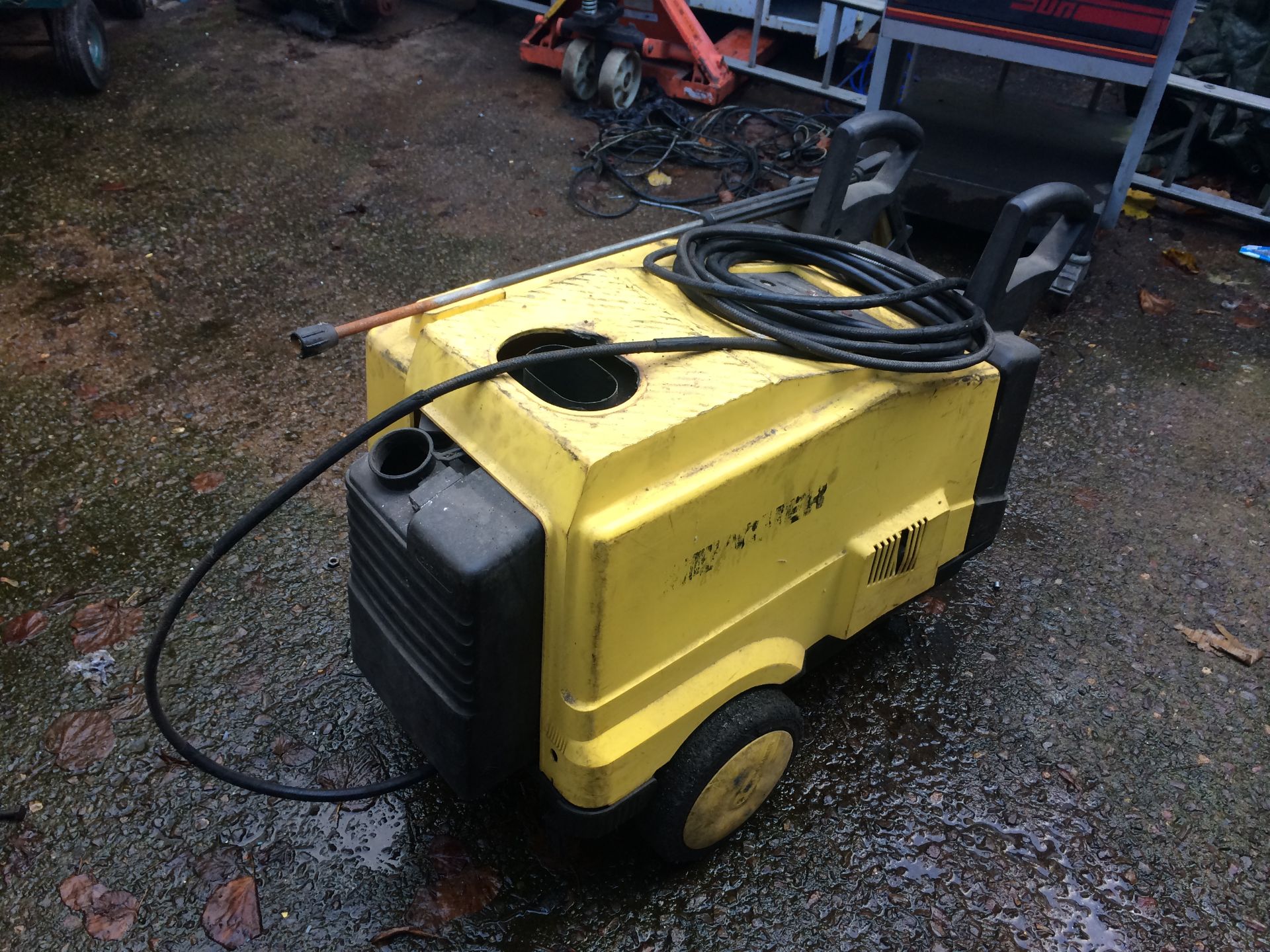 * Karcher 790 Pressure steam cleaner, video of machine in operation can be found on Youtube, - Image 3 of 3
