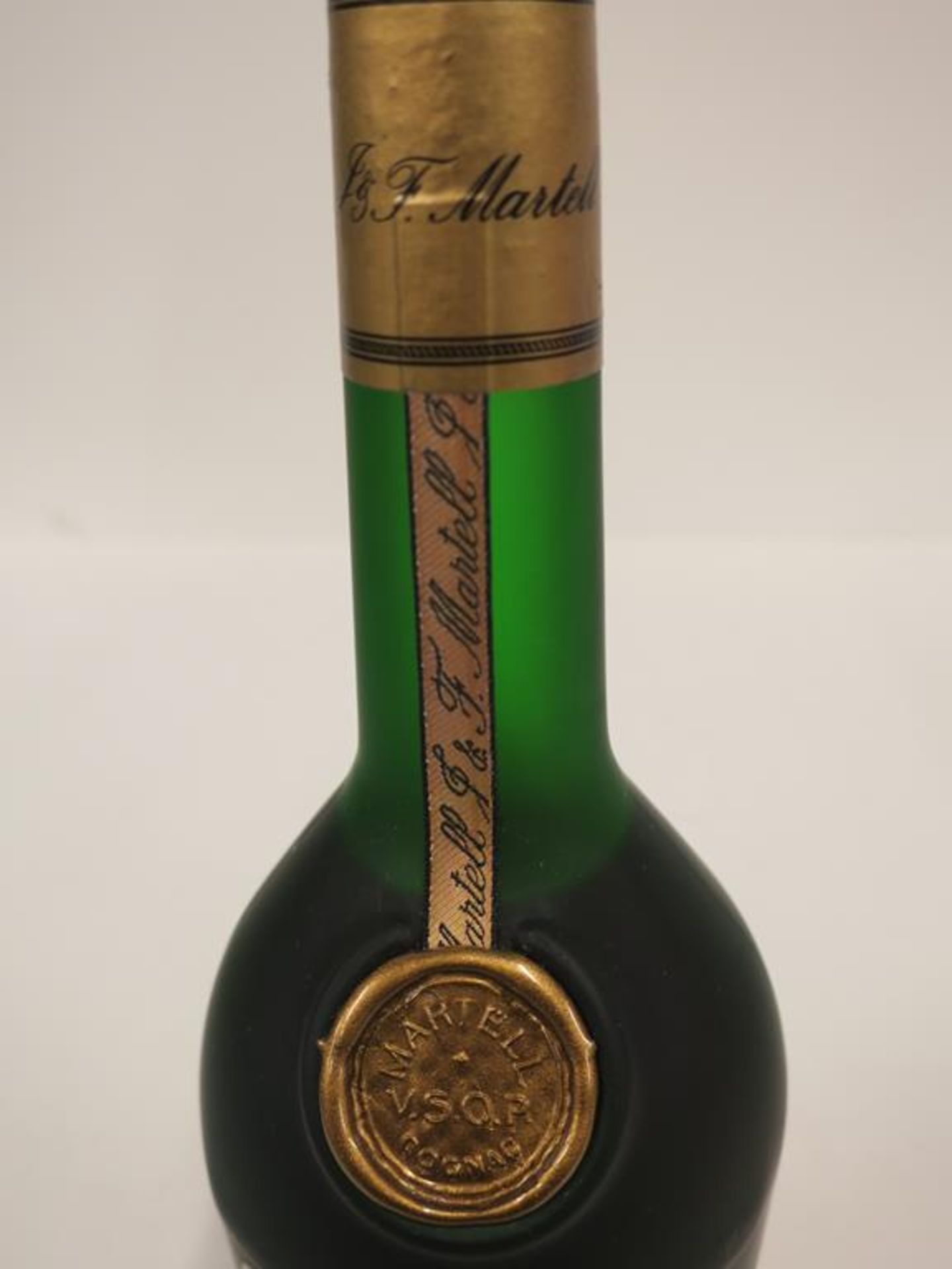 A 68cl Bottle of Martell VSOP Medaillon Liqueur Cognac 40% Vol, 70° Proof with original box. - Image 5 of 6