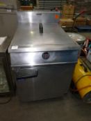 A Falcon Dominator Stainless Steel Gas Twin Fryer. Please note there is a £5 Plus VAT Lift Out Fee