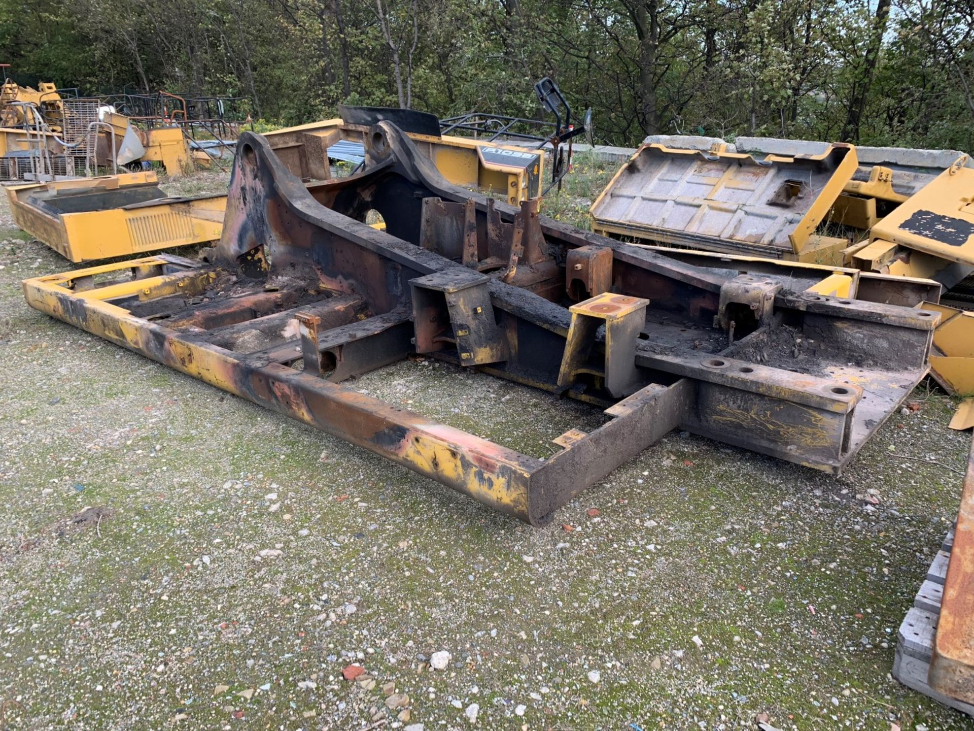 Komatsu PC600-8 chassis - Image 4 of 5