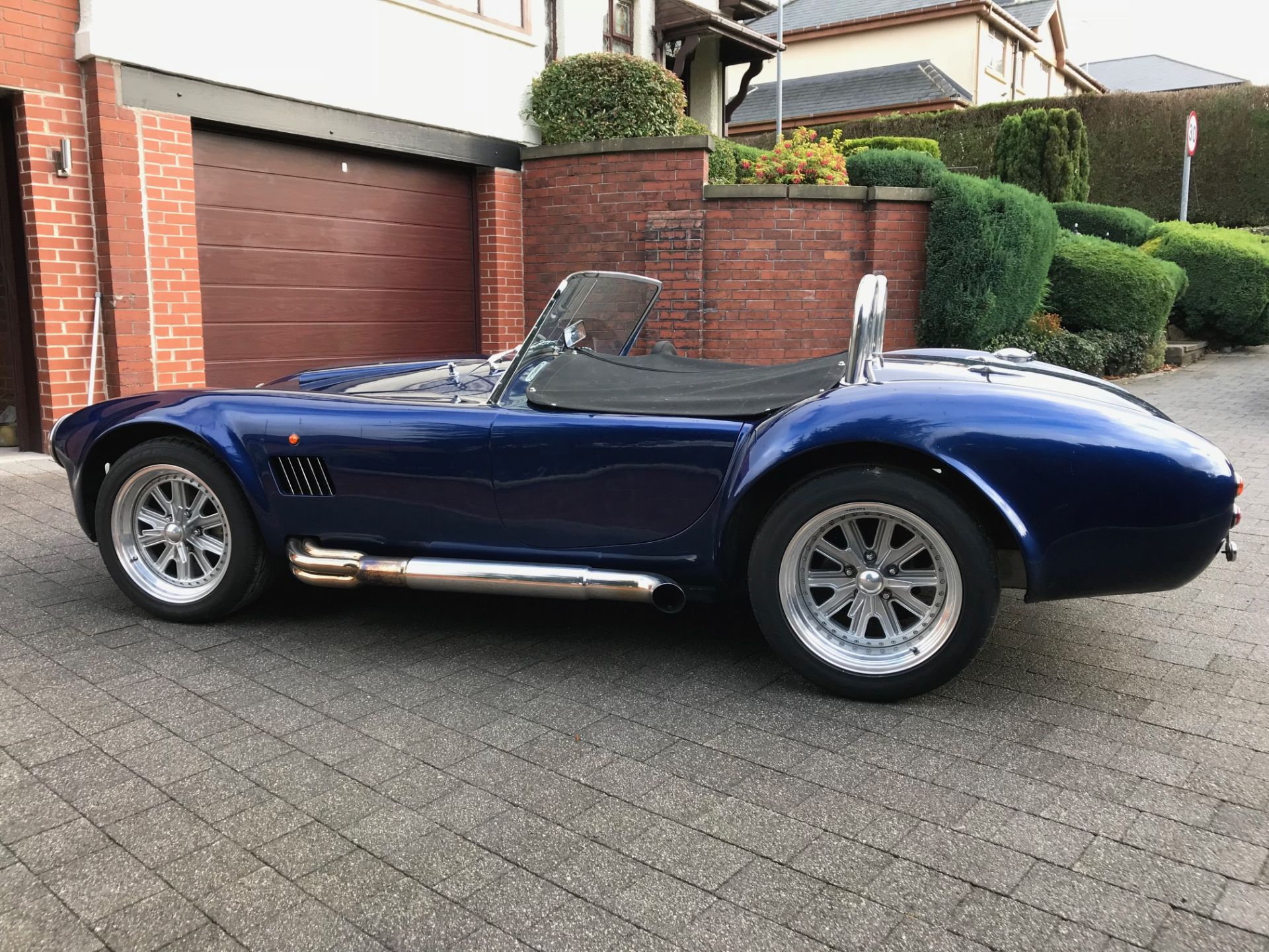 A K Cobra kit car, 2009 build, Chevrolet 6.3 small block engine producing 400+ BHP high - Image 2 of 13